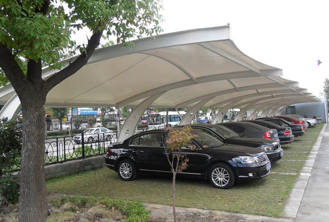 膜結(jié)構(gòu)車棚有哪些特點(diǎn)？
